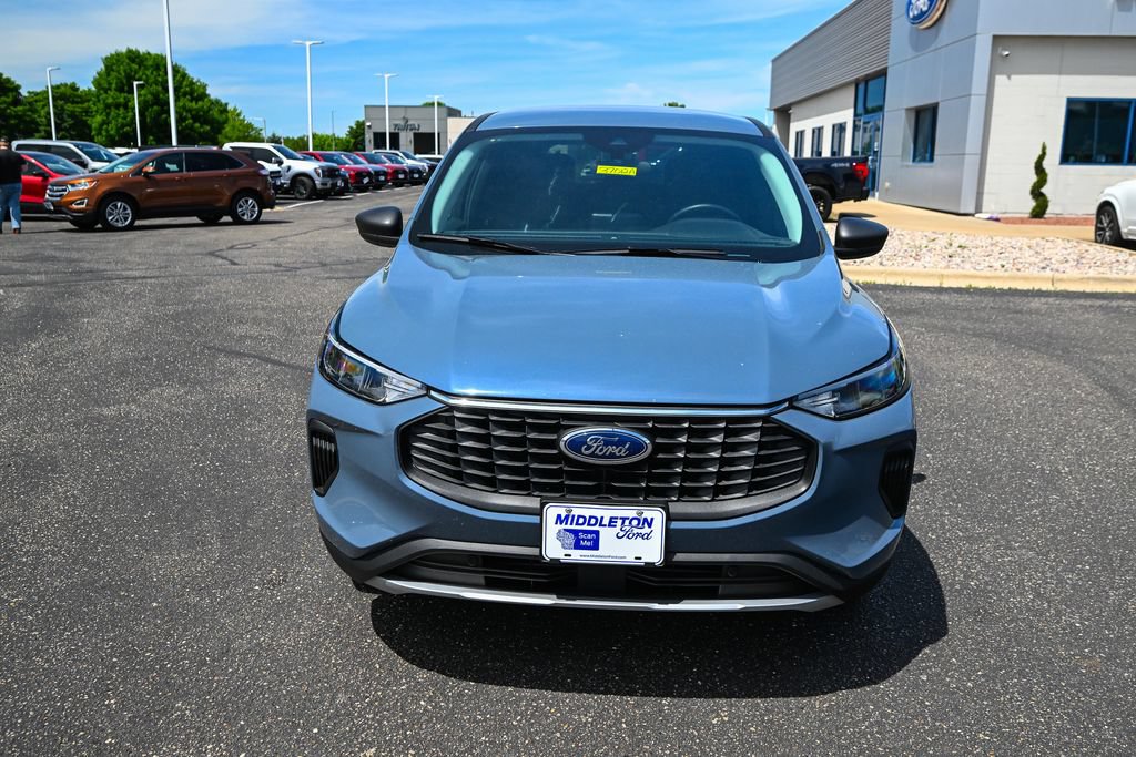 Certified 2025 Ford Escape Active w/ Cold Weather Package AWD/4WD image 10