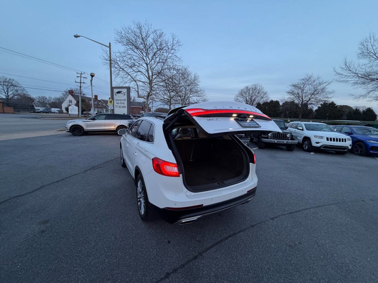 Used 2016 Lincoln MKX Reserve w/ Technology Package image 27