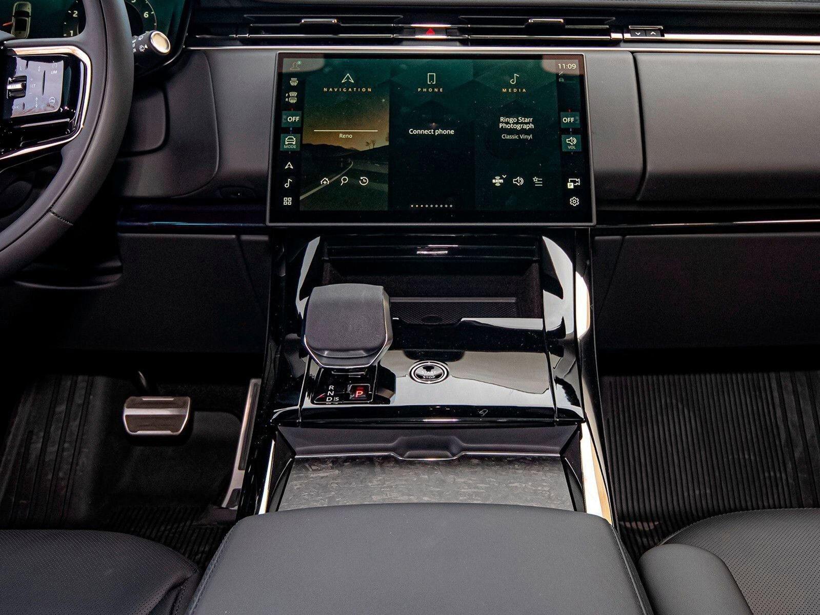 New 2025 Land Rover Range Rover Sport Dynamic SE image 24