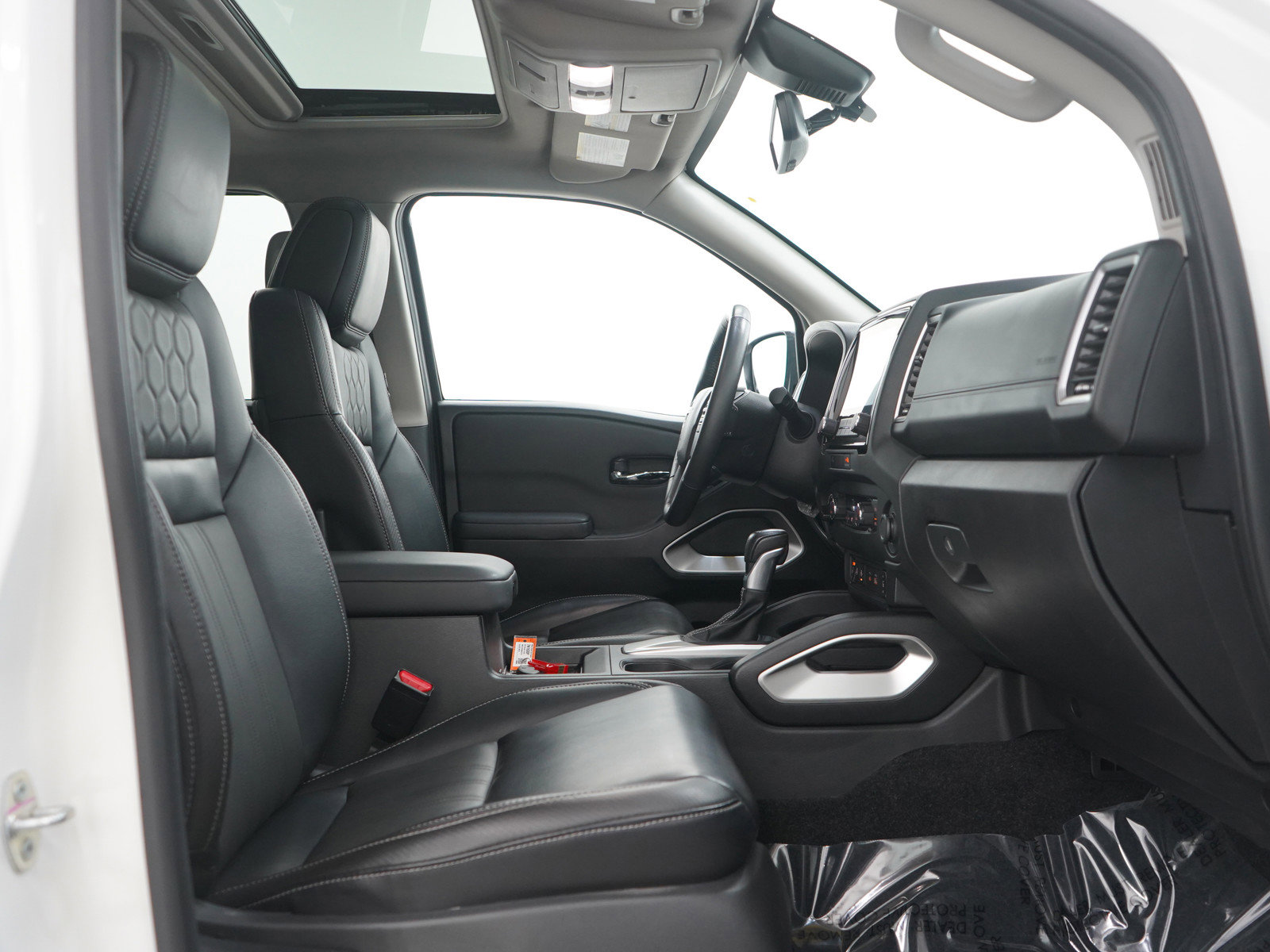 Used 2024 Nissan Frontier SL w/ Technology Package image 11