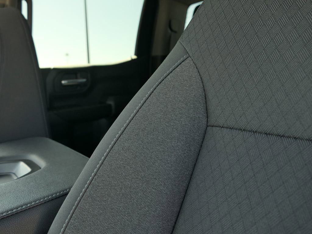Used 2025 Chevrolet Silverado 1500 Custom image 11