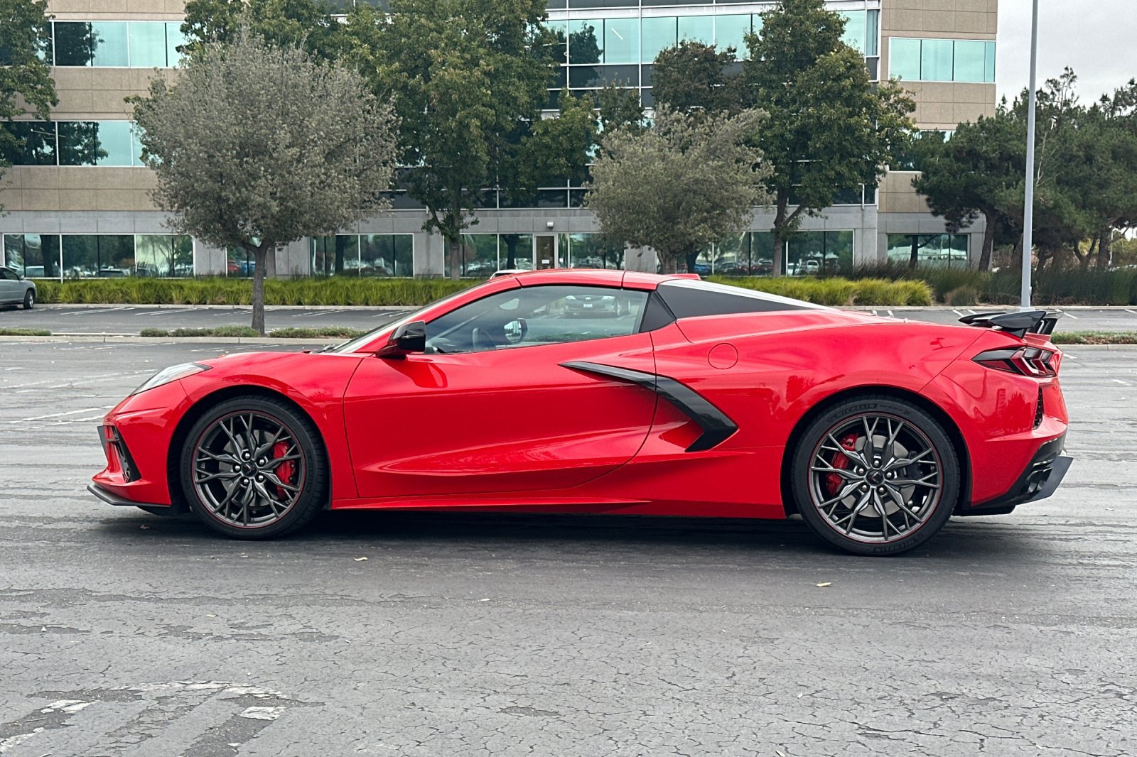 Used 2025 Chevrolet Corvette Stingray Convertible w/ Z51 Performance Package RWD image 7