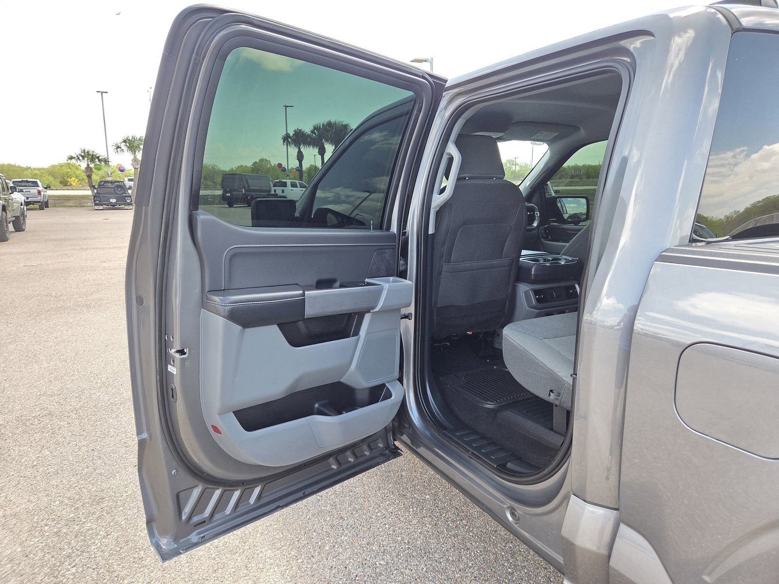 Used 2024 Ford F150 XLT w/ Mobile Office Package RWD image 14