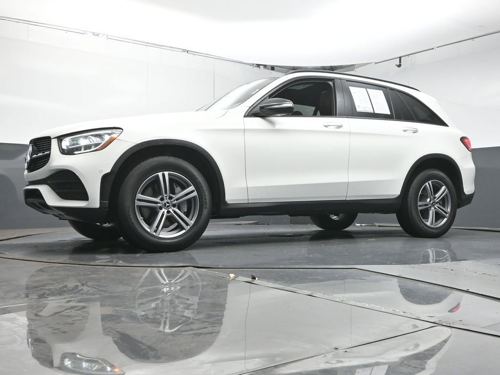 Used 2021 Mercedes-Benz GLC 300 w/ AMG Line image 33