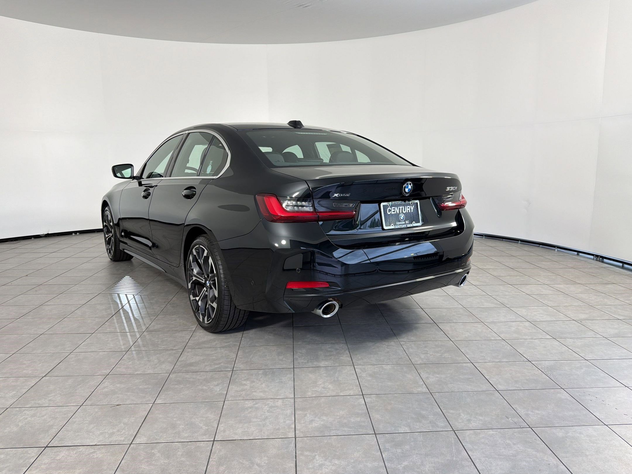 Certified 2025 BMW 330i xDrive Sedan AWD/4WD image 3