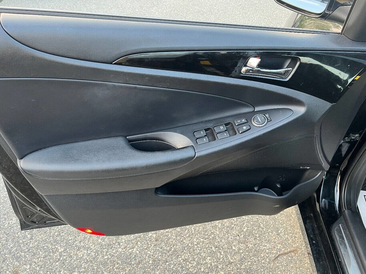 Used 2011 Hyundai Sonata Limited w/ Navigation Pkg 5 image 18