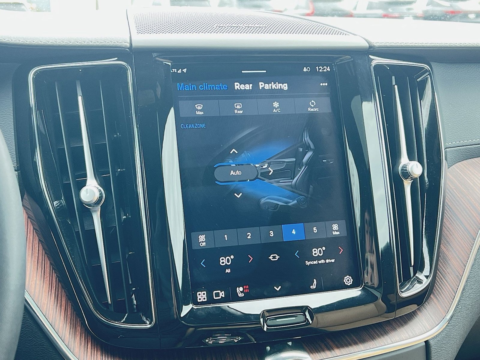 Certified 2023 Volvo XC60 B5 Ultimate image 21