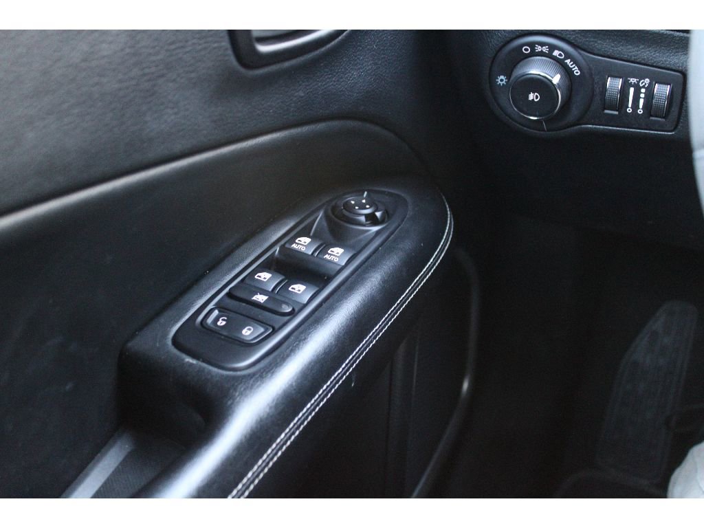 Certified 2021 Jeep Compass Latitude image 21