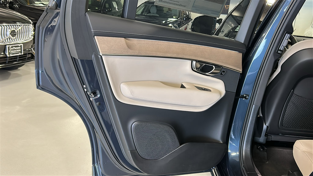 Certified 2026 Volvo XC90 B6 Plus AWD/4WD image 21