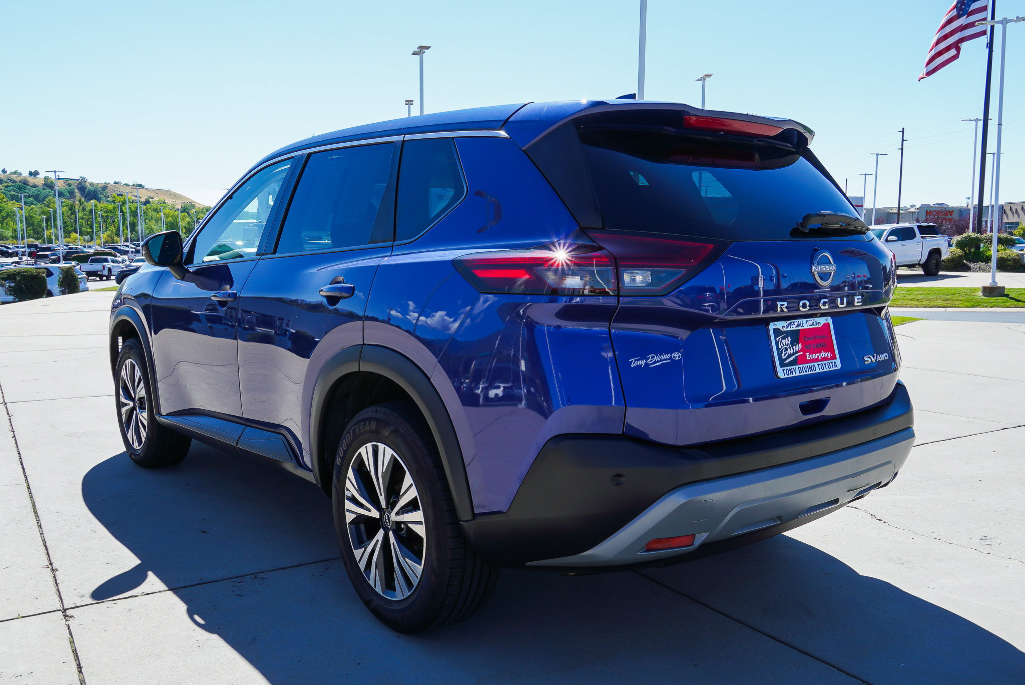 Used 2022 Nissan Rogue SV AWD/4WD image 6