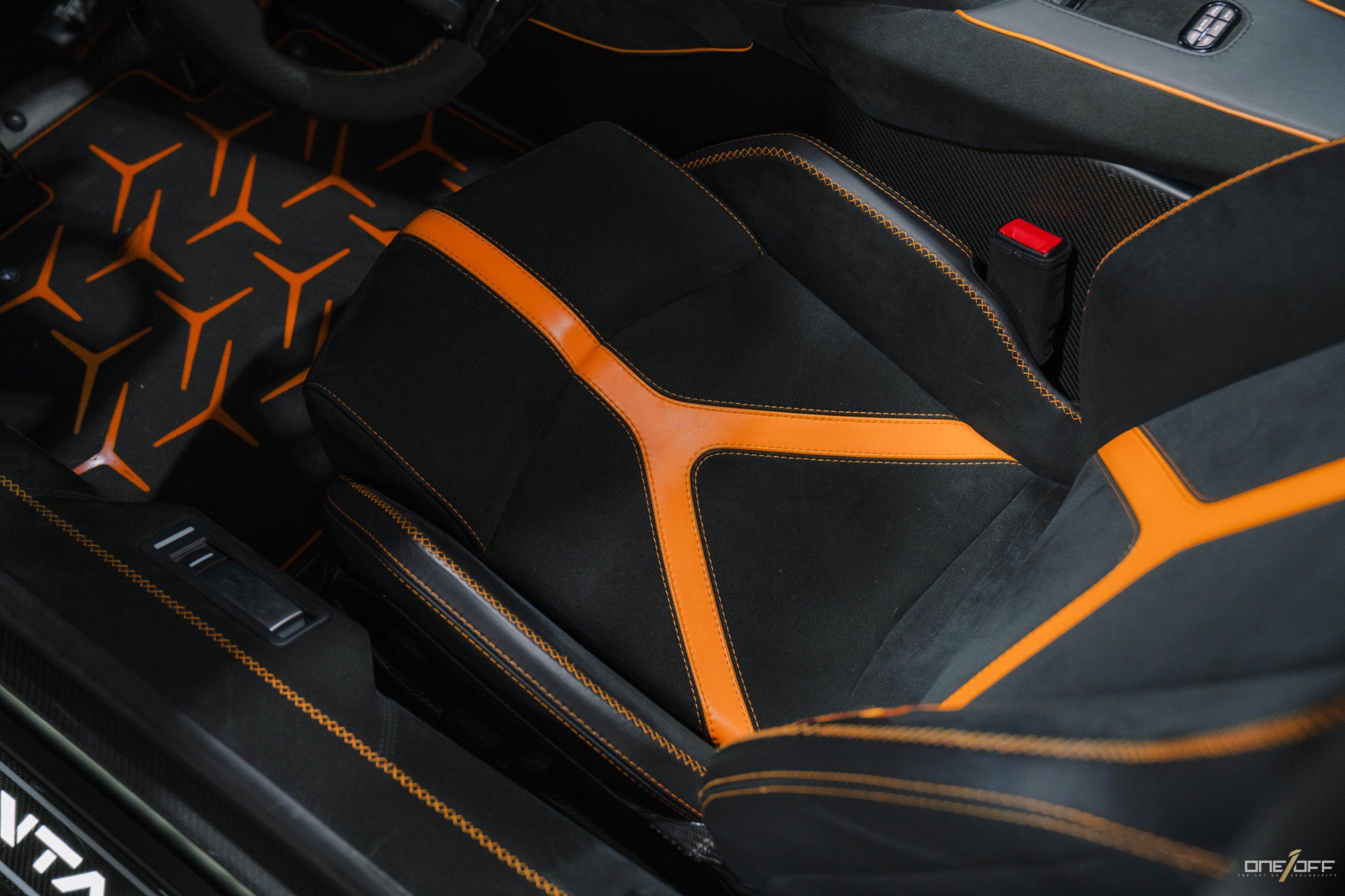 Used 2021 Lamborghini Aventador SVJ image 19