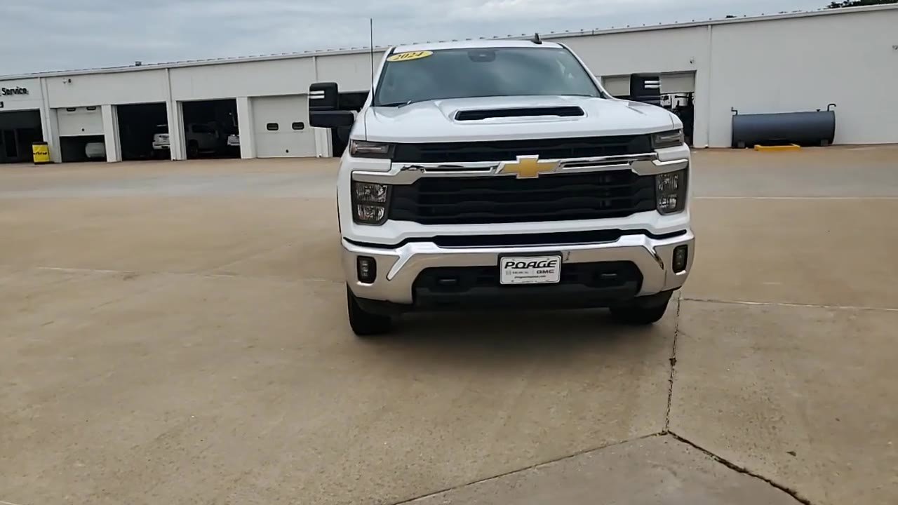 Used 2024 Chevrolet Silverado 2500 LT w/ Convenience Package image 3