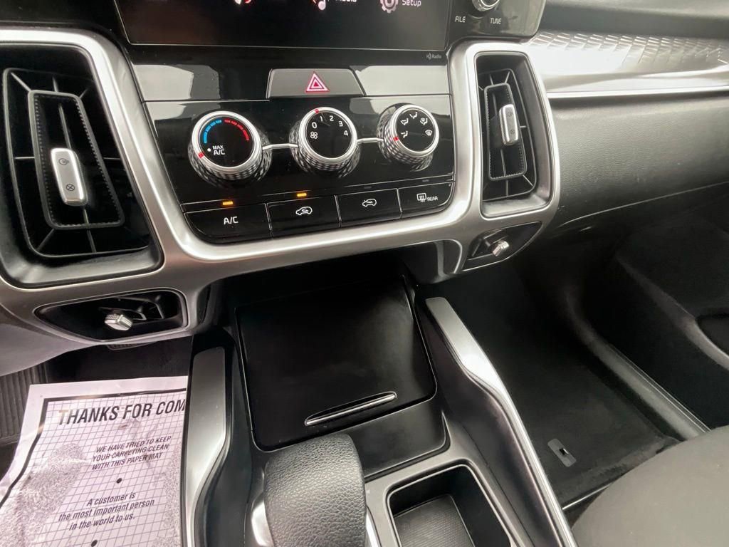 Used 2023 Kia Sorento LX image 19