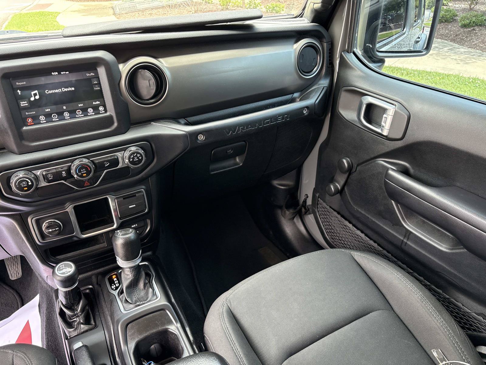 Used 2018 Jeep Wrangler Unlimited Sport AWD/4WD image 27