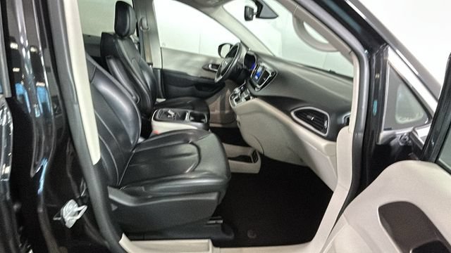Used 2021 Chrysler Voyager Lxi FWD image 29