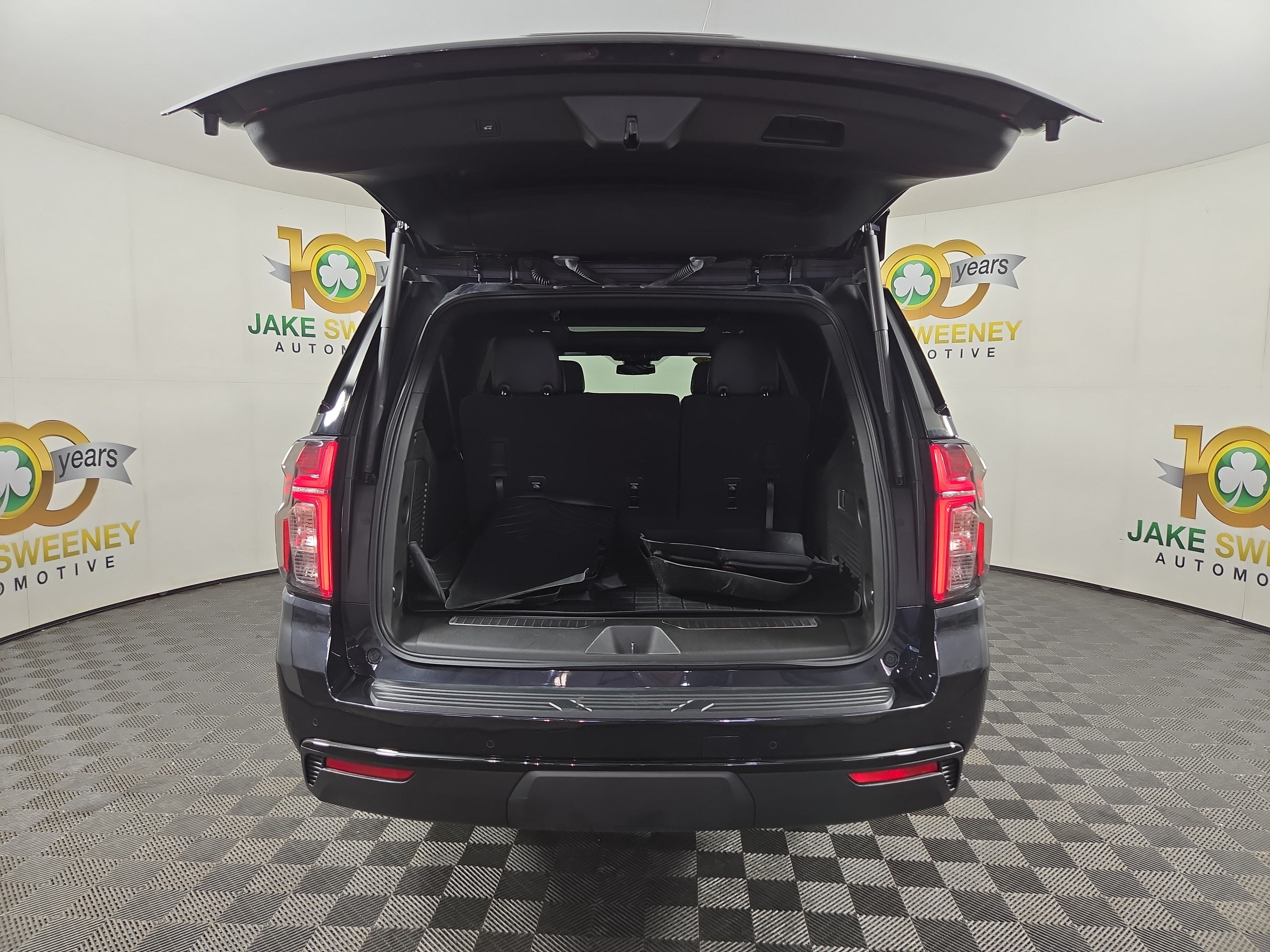 Certified 2023 Chevrolet Suburban Z71 AWD/4WD image 35
