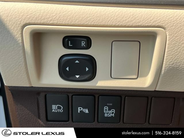 Used 2017 Lexus ES 350 w/ Luxury Package FWD image 26