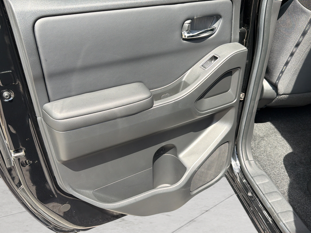 Certified 2025 Nissan Frontier SV RWD image 18