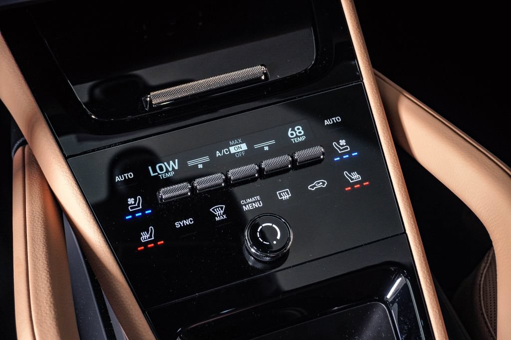 New 2026 Porsche Cayenne Coupe AWD/4WD image 24