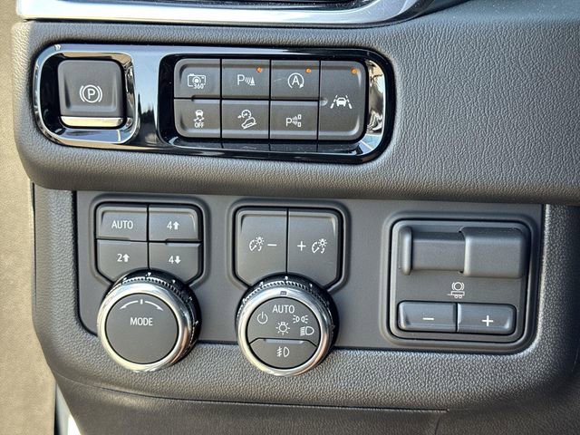 New 2026 GMC Yukon XL Denali w/ Denali Reserve Package image 16