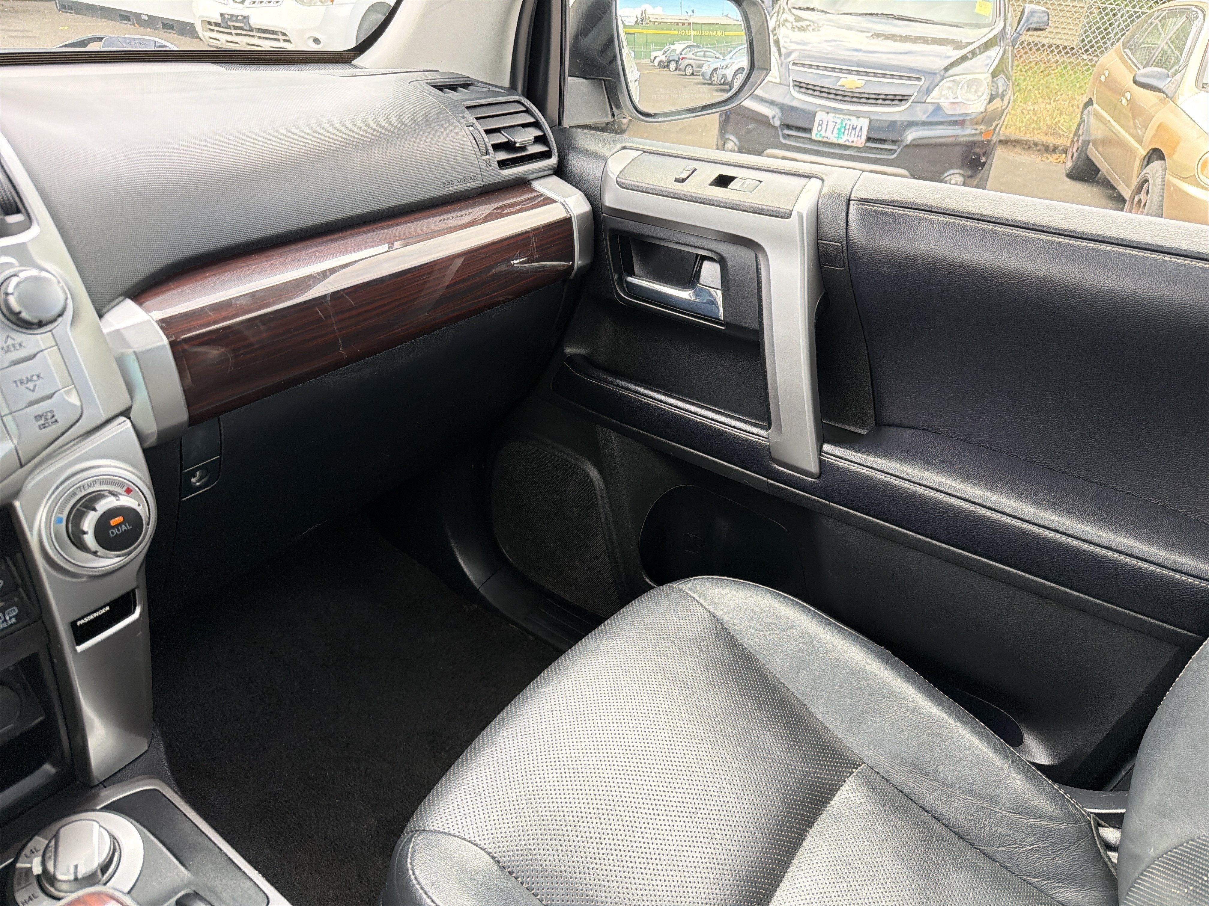 Used 2018 Toyota 4Runner Limited AWD/4WD image 26