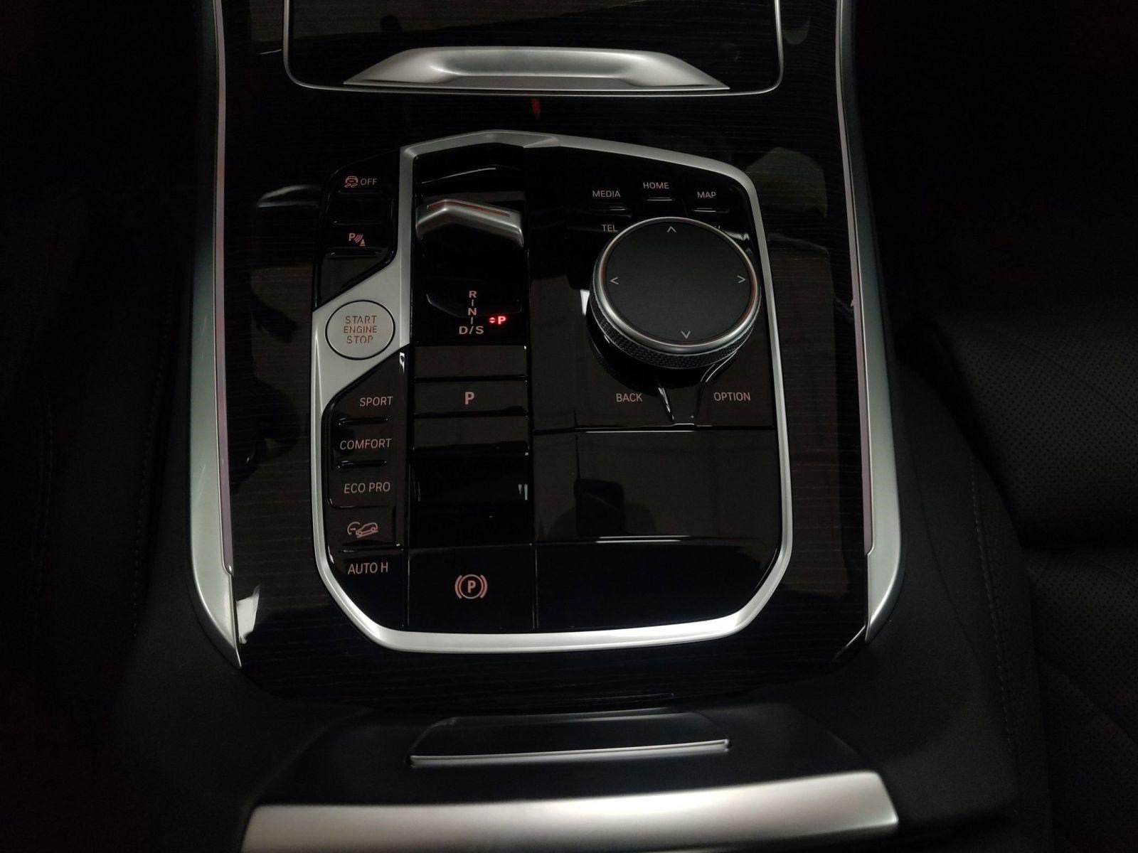 Used 2026 BMW X5 xDrive40i w/ M Sport Package image 14