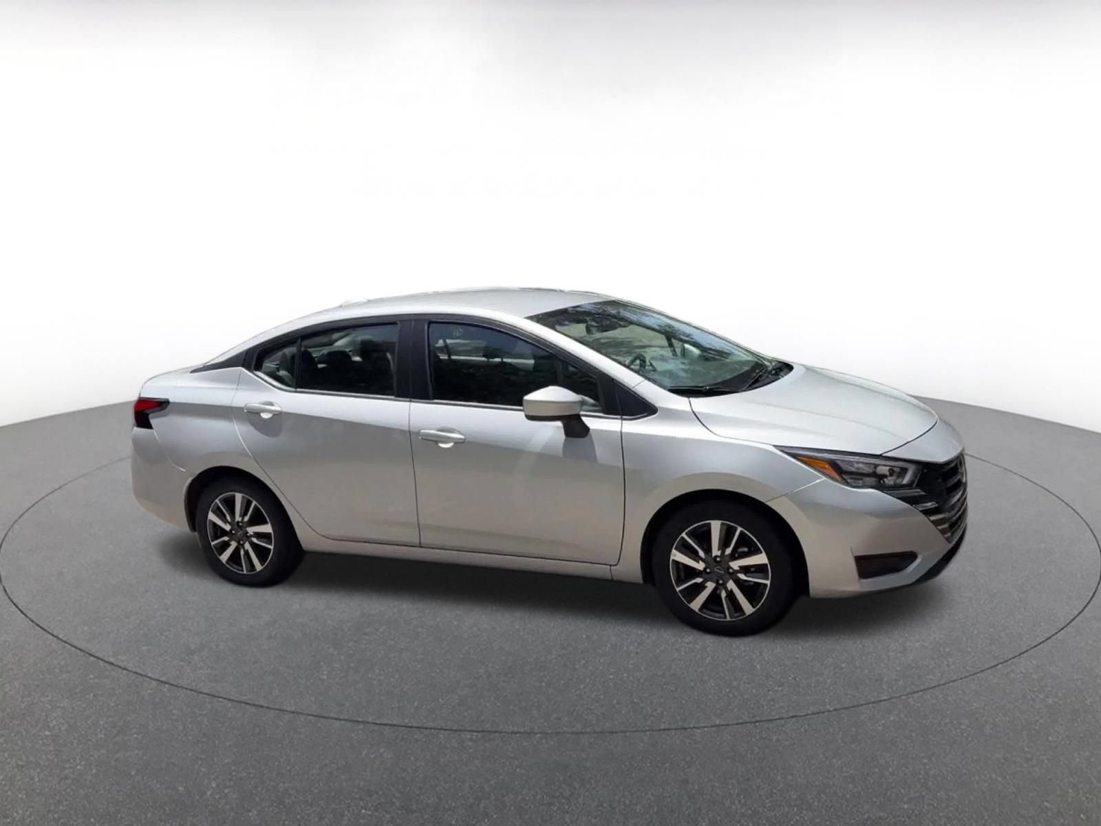 Used 2025 Nissan Versa SV FWD video 2