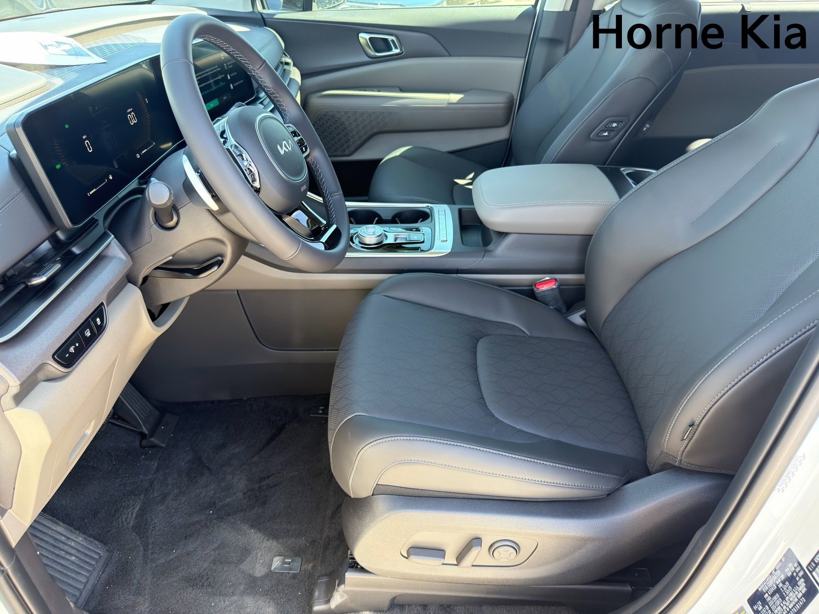New 2026 Kia Carnival EX FWD image 9