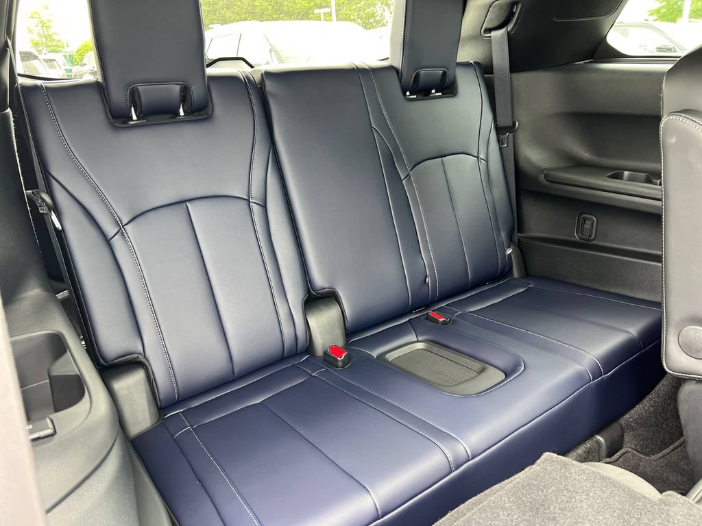 Certified 2026 INFINITI QX60 Sport w/ Dark Cargo Package AWD/4WD image 16