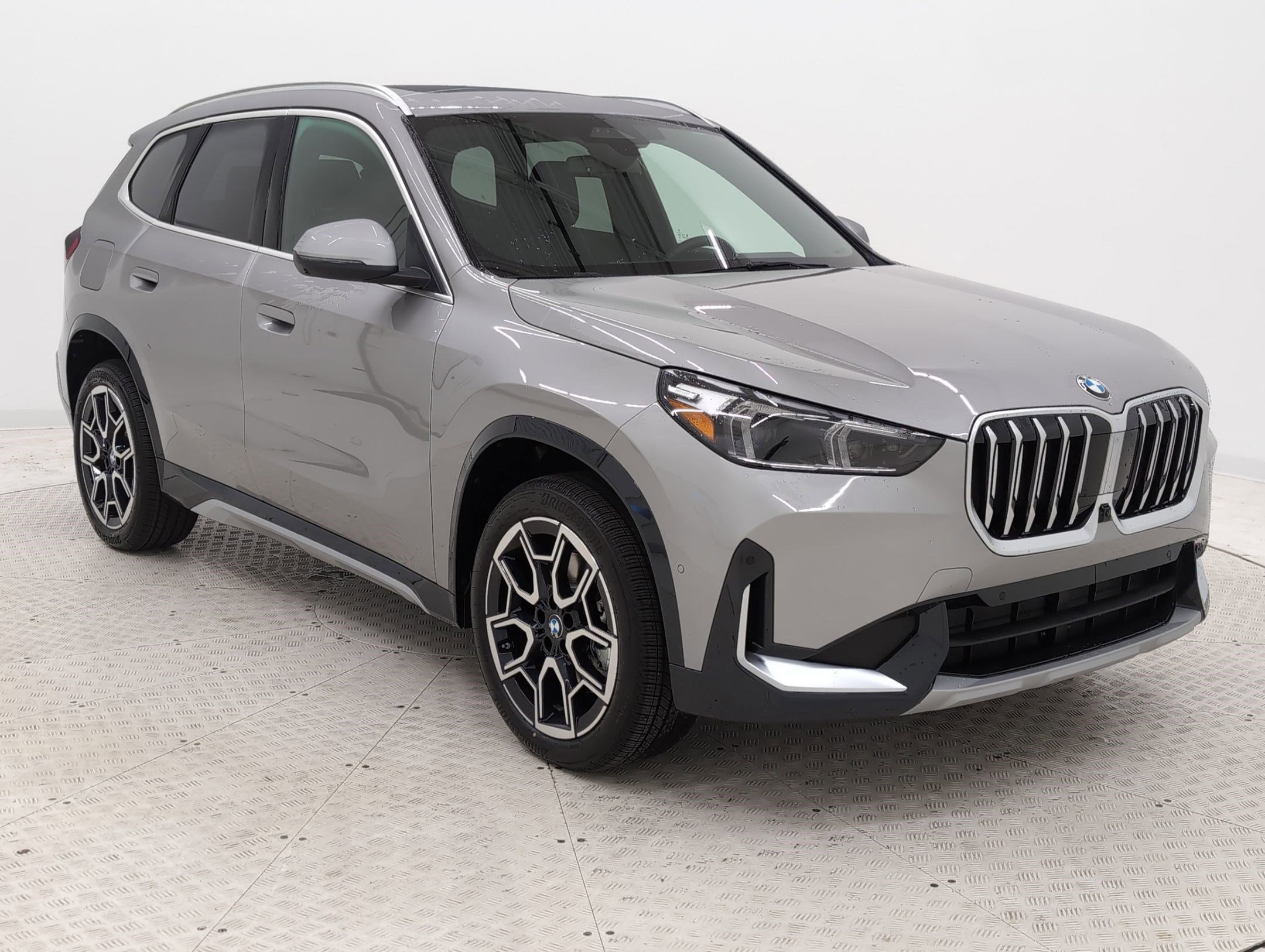 Used 2025 BMW X1 xDrive28i w/ Premium Package AWD/4WD image 7