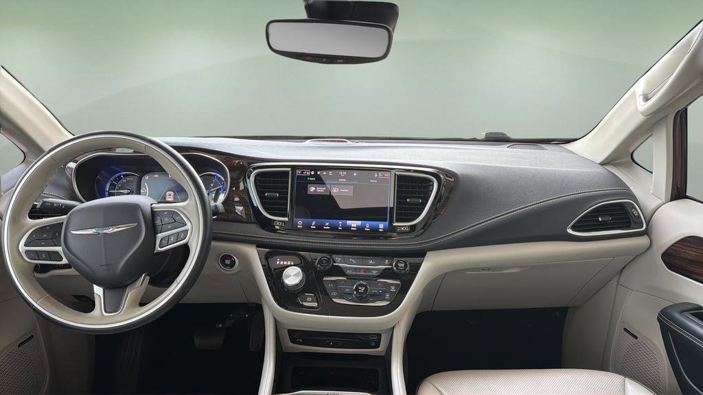 Used 2021 Chrysler Pacifica Limited w/ Uconnect Theater Family Group FWD image 7