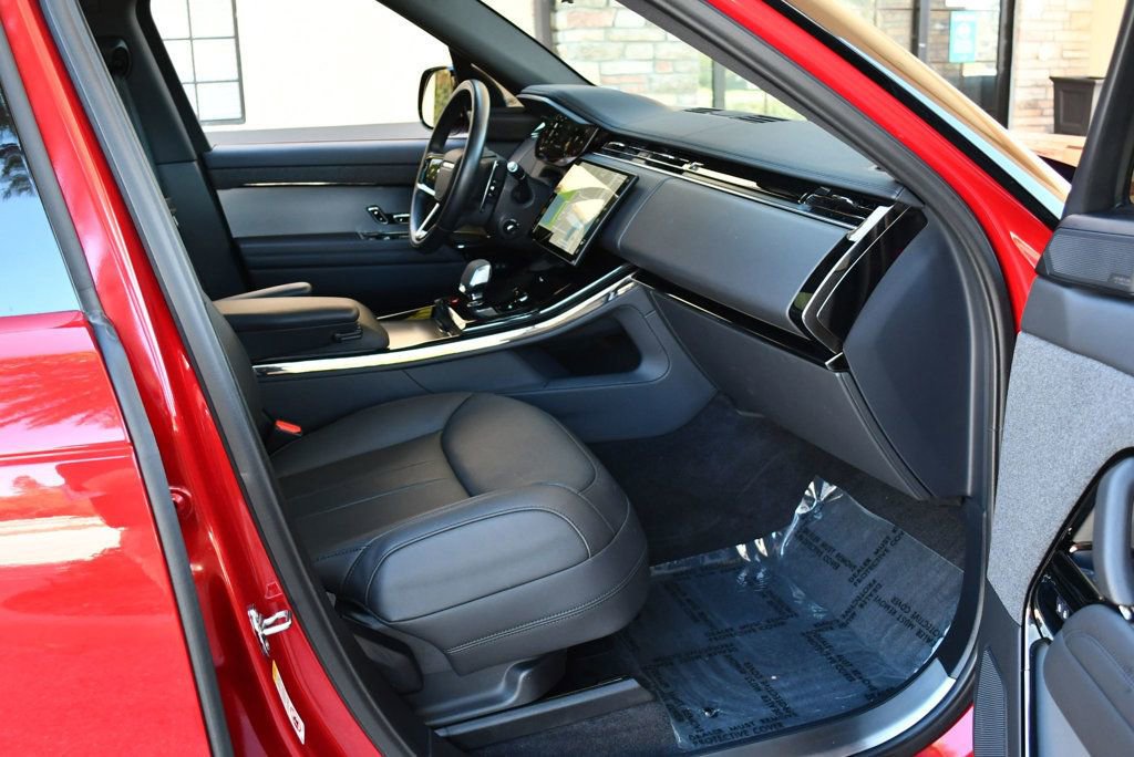 Used 2024 Land Rover Range Rover Sport Dynamic SE image 19