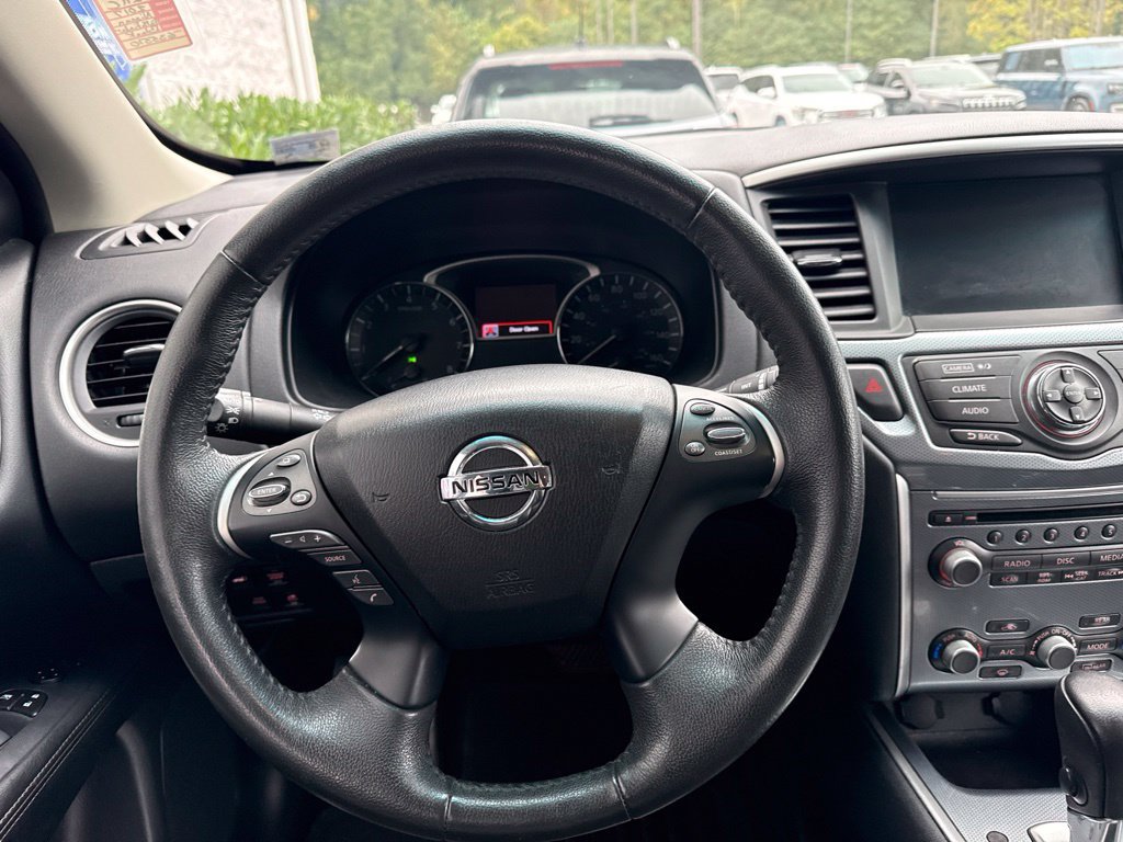 Used 2017 Nissan Pathfinder SL AWD/4WD image 17