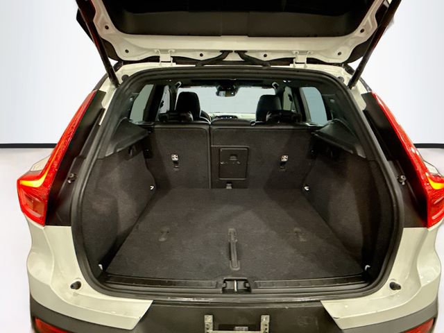 Used 2021 Volvo XC40 T5 R-Design w/ Climate Package image 27