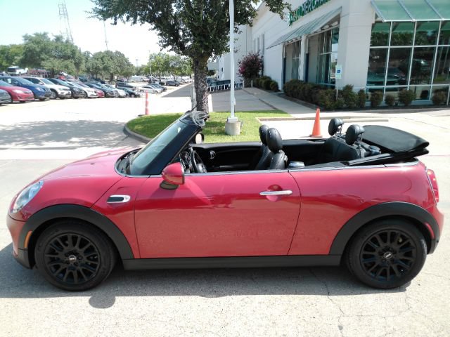 Used 2018 MINI Cooper Convertible FWD image 14