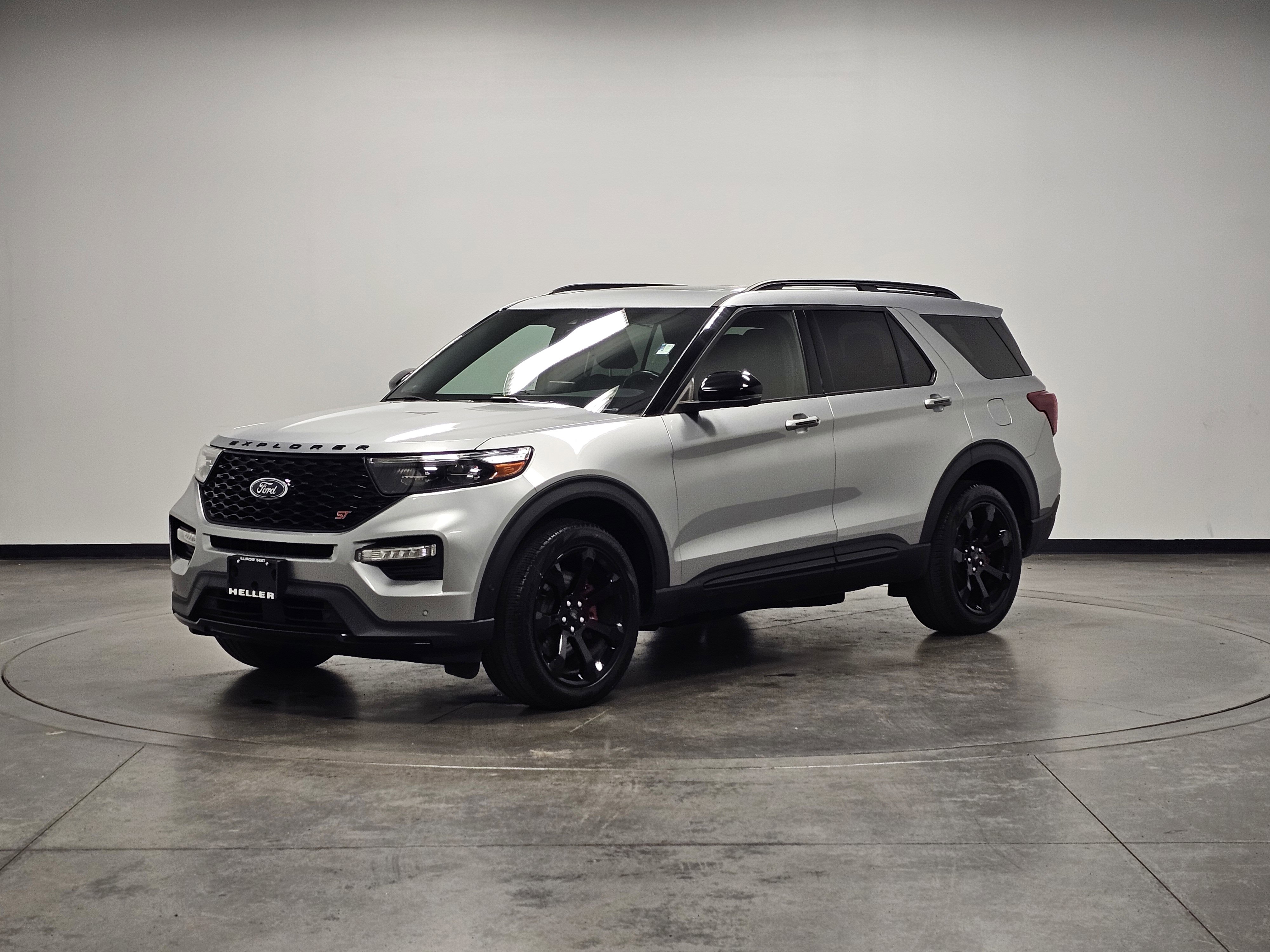 Used 2022 Ford Explorer ST w/ Equipment Group 401A image 4