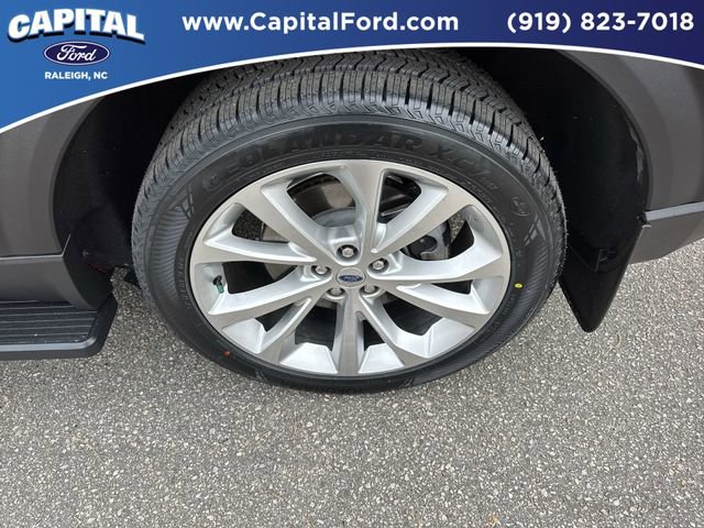 Certified 2022 Ford Explorer Platinum w/ Technology Package image 13