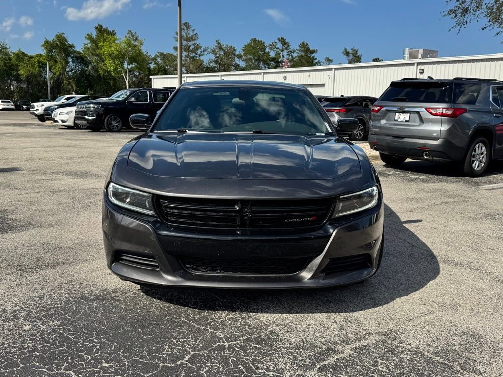 Used 2022 Dodge Charger SXT w/ Blacktop Package RWD image 2