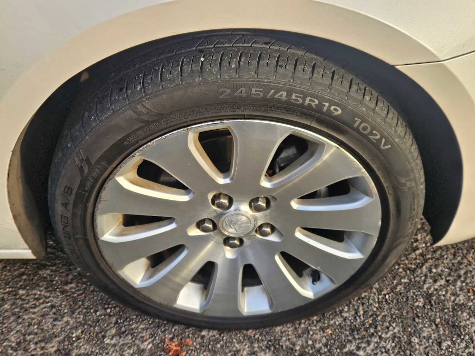 Used 2014 Buick LaCrosse Leather w/ Driver Confidence Package image 9