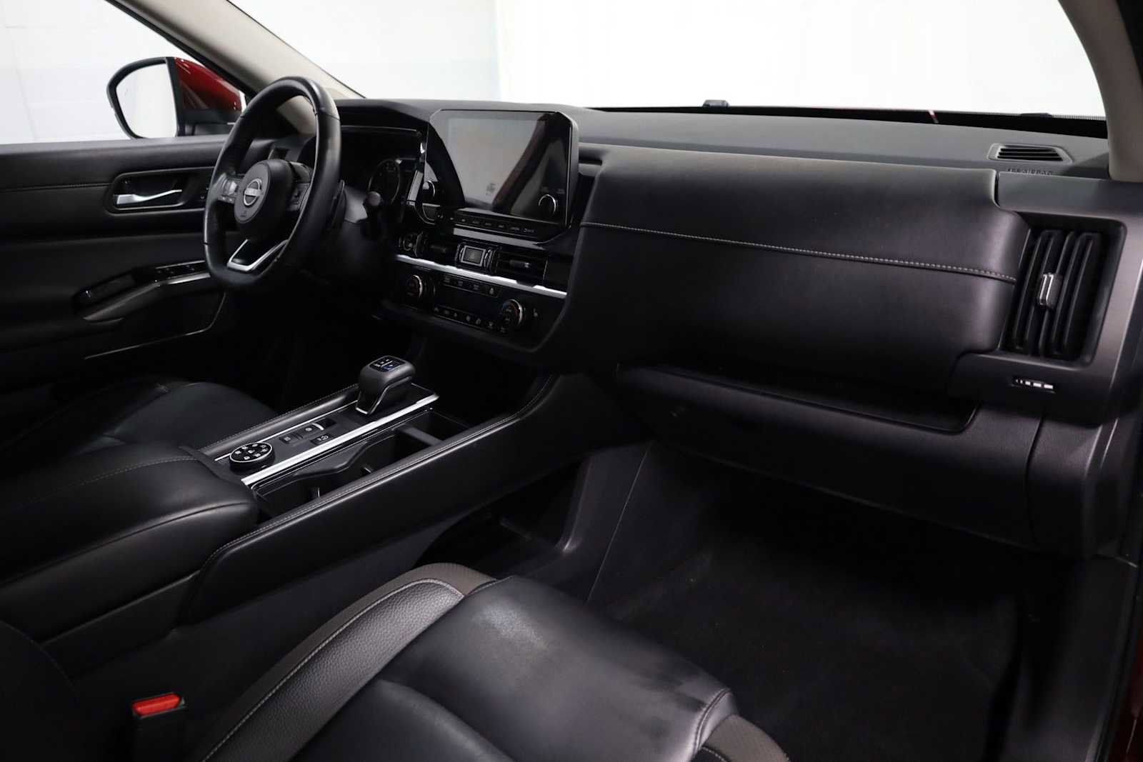 Used 2022 Nissan Pathfinder SL image 6