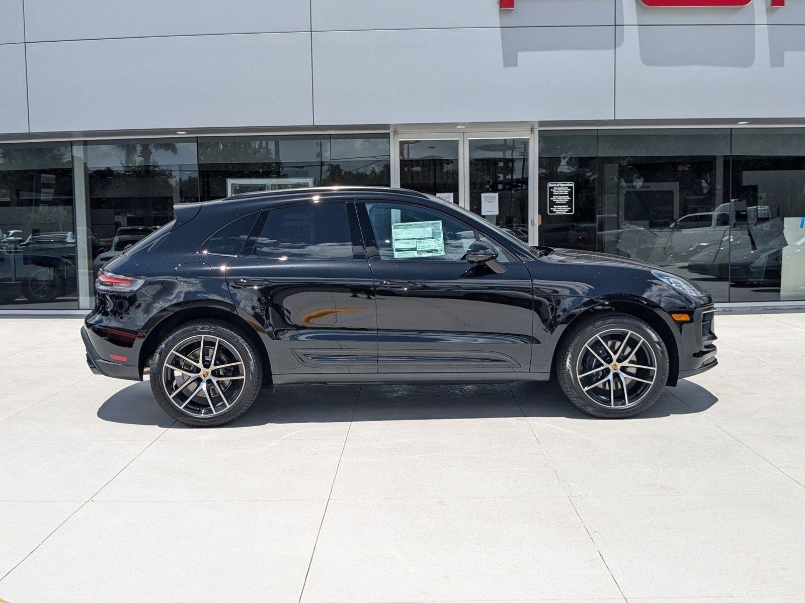 Certified 2025 Porsche Macan image 8