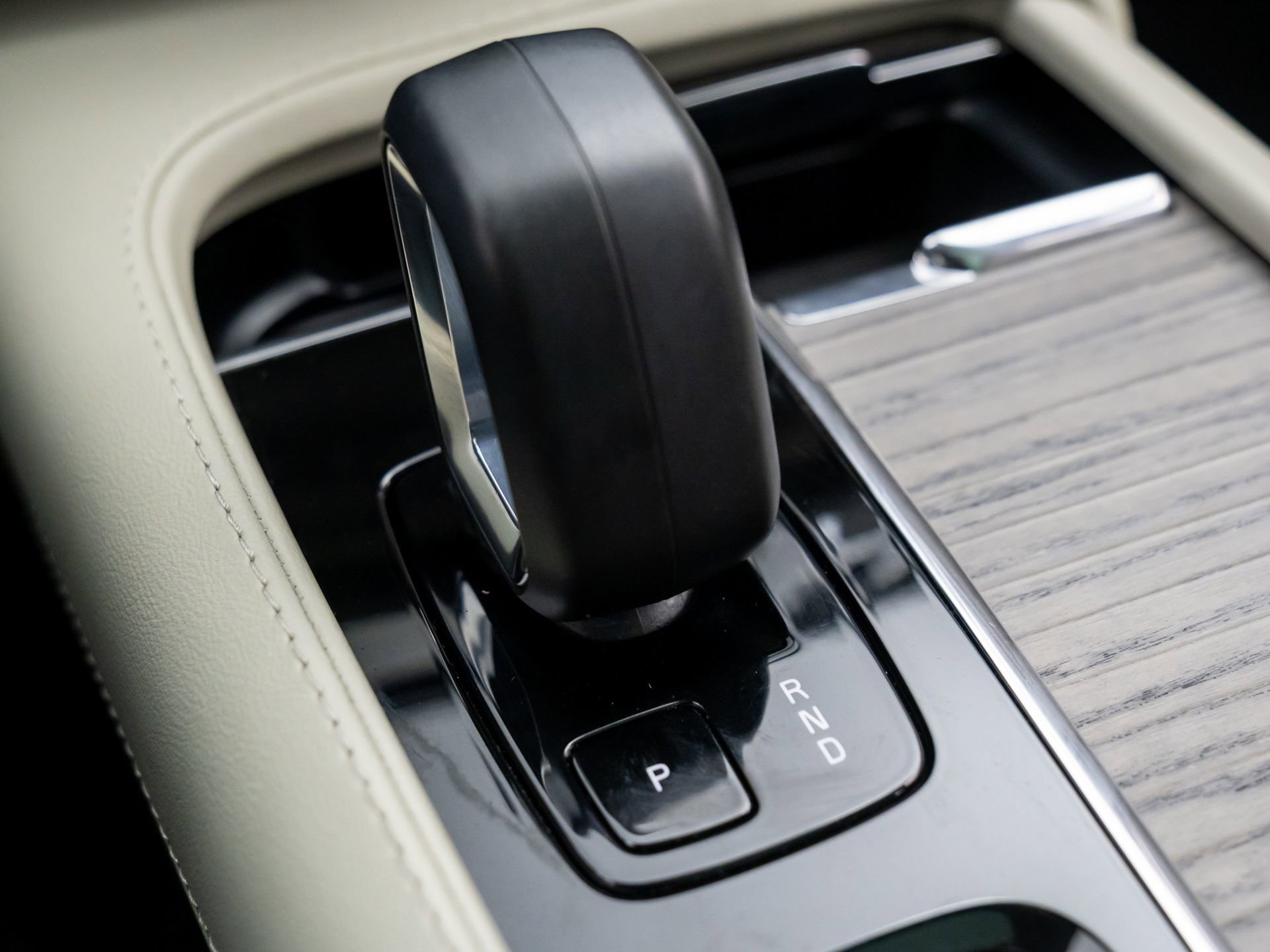 Used 2023 Volvo XC90 B6 Plus w/ Protection Package Premier image 25