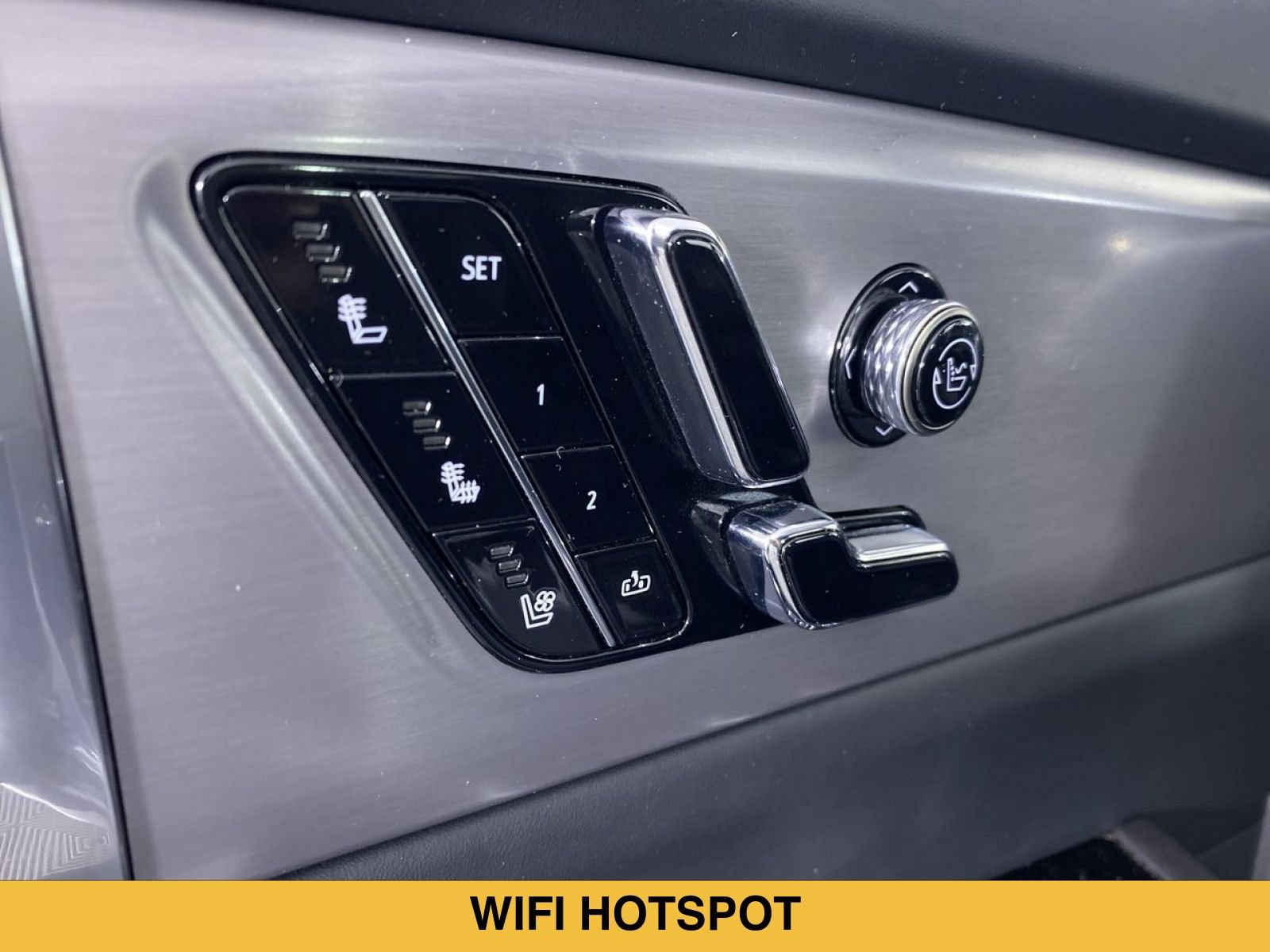 Certified 2026 Cadillac Vistiq Platinum w/ LPO, Floor Liner Package AWD/4WD image 8