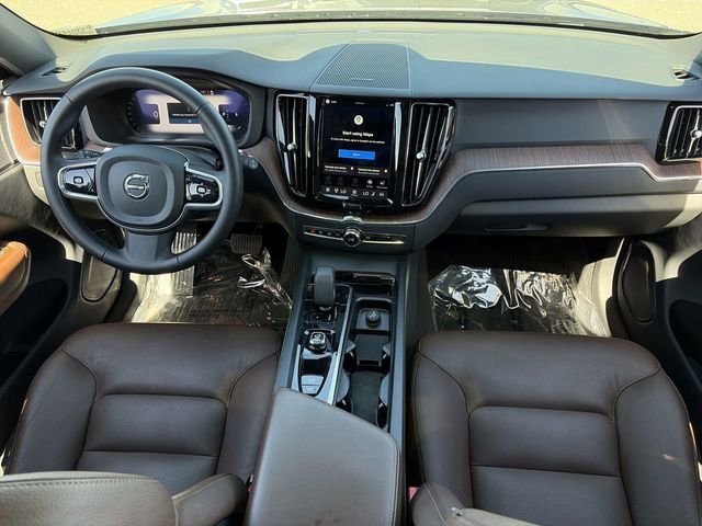 Used 2023 Volvo XC60 B5 Plus w/ Protection Package Premier image 17