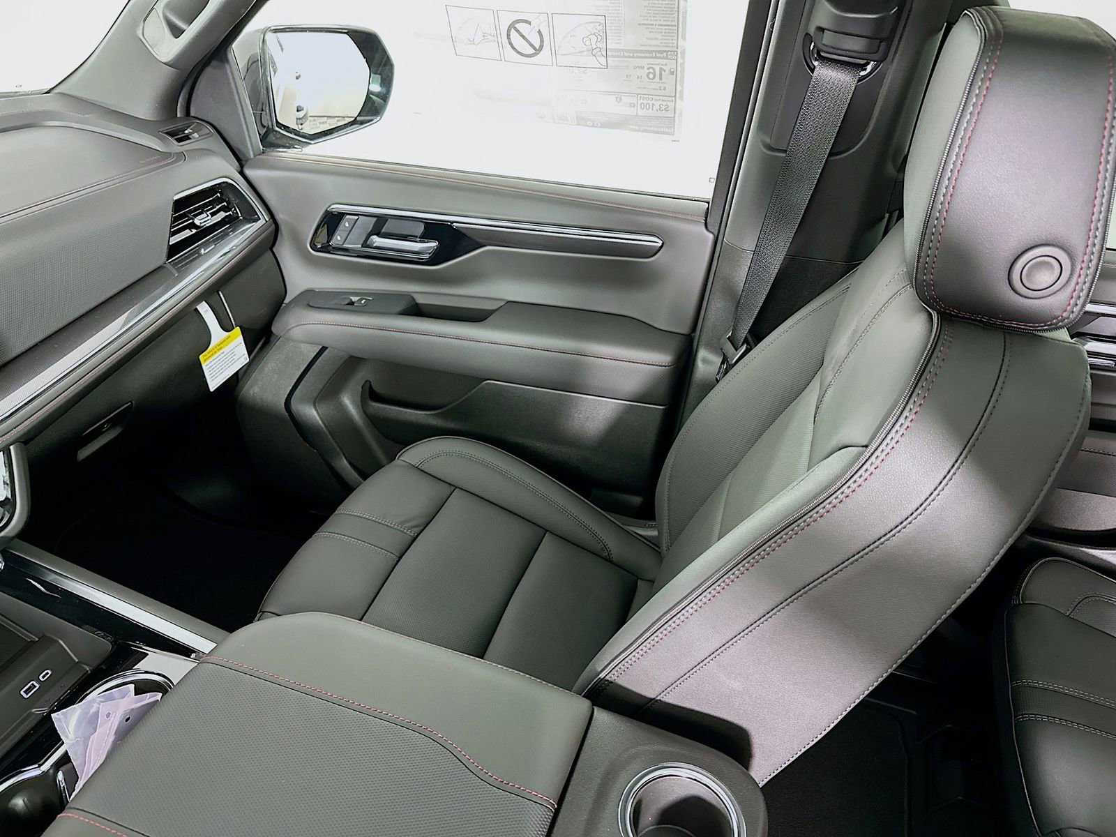 New 2026 Chevrolet Suburban RST w/ Sun And Tow Package image 24