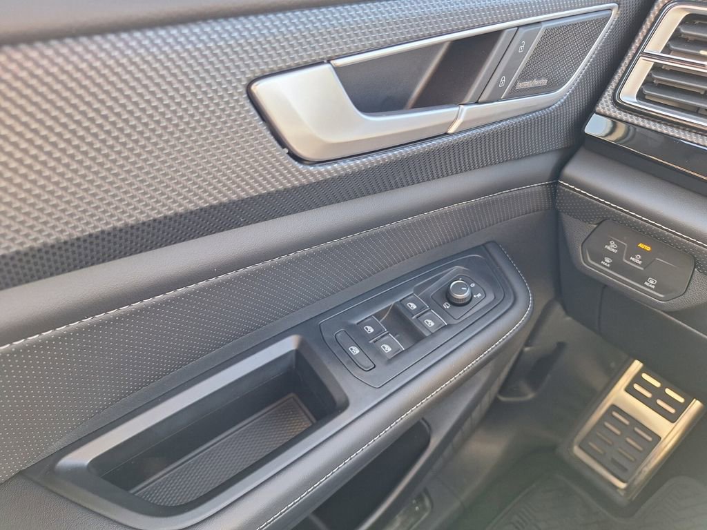 New 2026 Volkswagen Atlas Cross Sport SEL Premium R-Line image 20