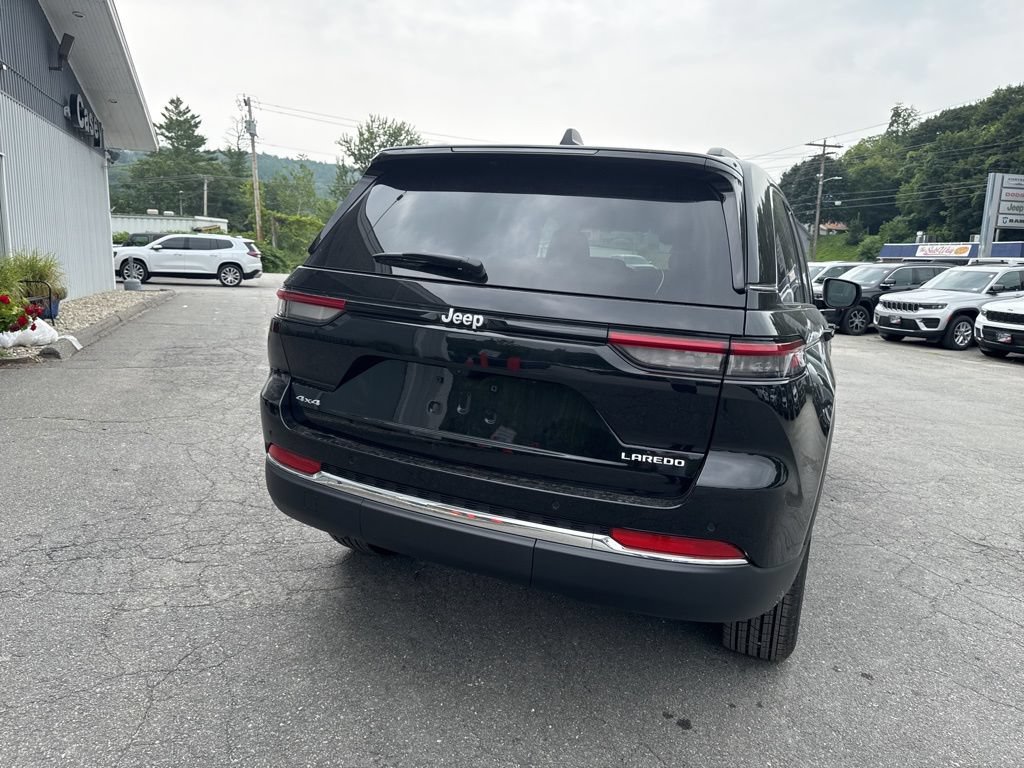 New 2025 Jeep Grand Cherokee Laredo X AWD/4WD image 4