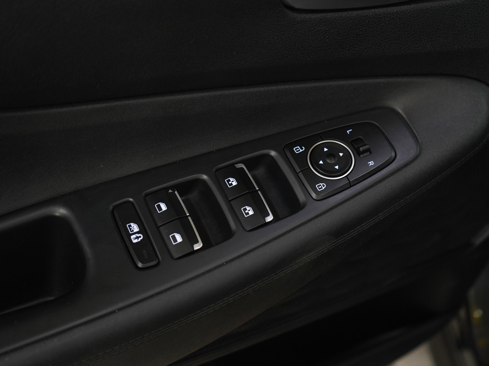 Used 2023 Hyundai Santa Fe SEL image 20