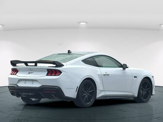 Used 2025 Ford Mustang GT Premium RWD image 7