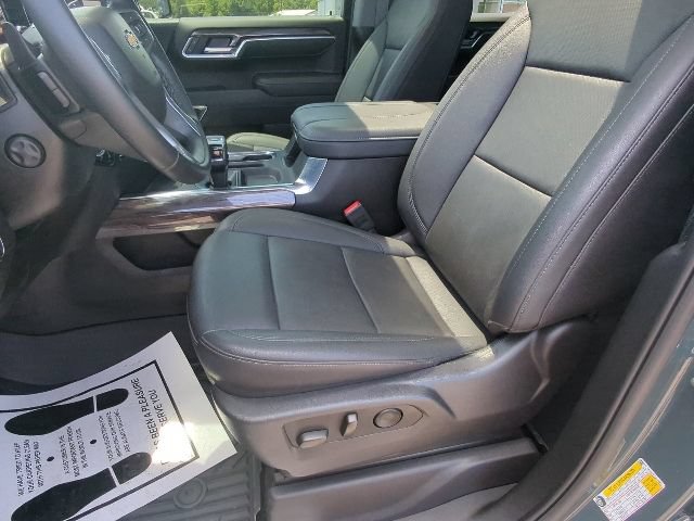 Used 2025 Chevrolet Silverado 1500 LTZ w/ Technology Package AWD/4WD image 10